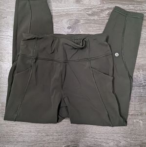 Lululemon W 8 Olive tight